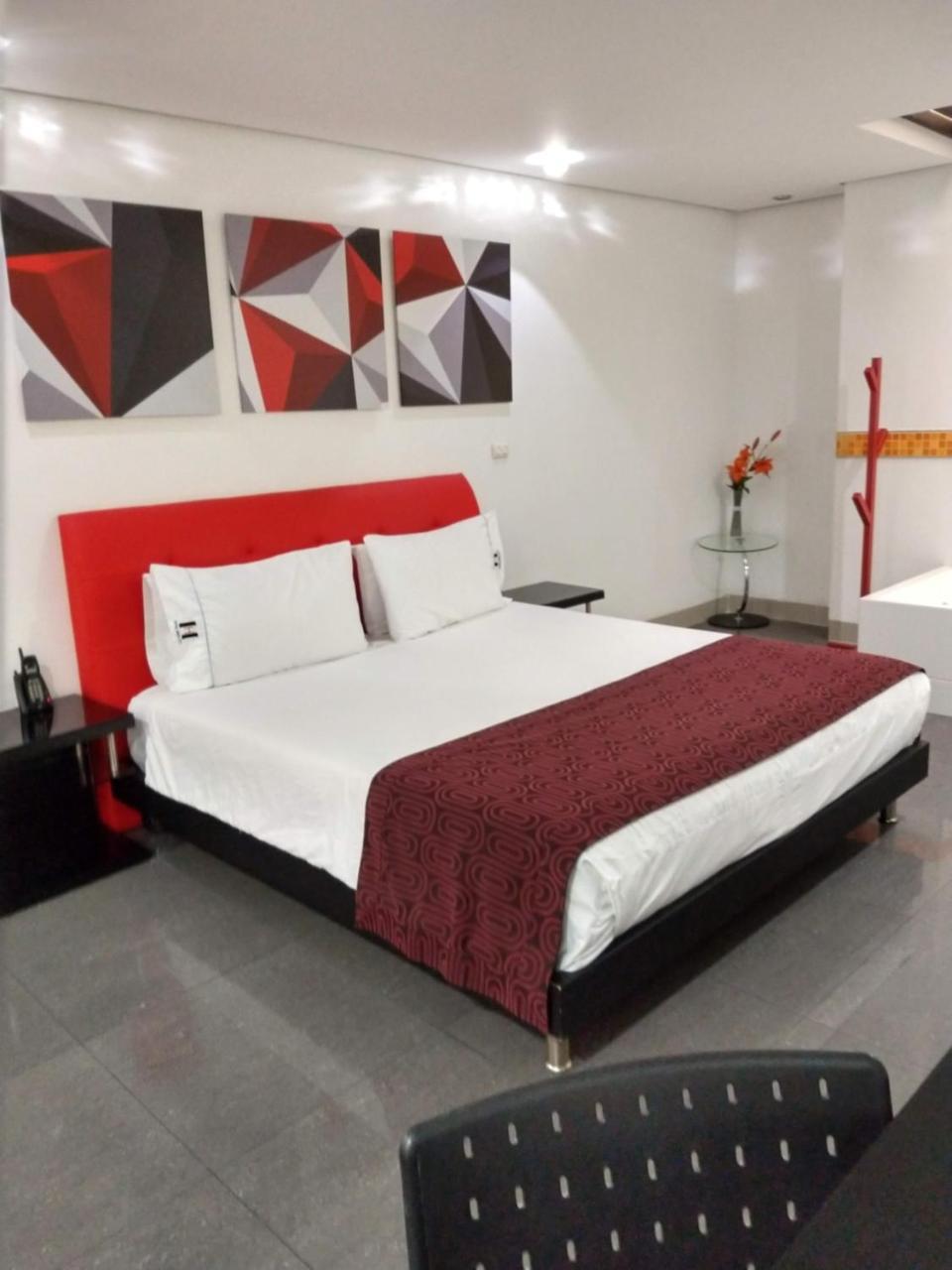 מדיין Hotel Merlott 70 מראה חיצוני תמונה